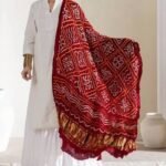 Bandhani dupatta styling