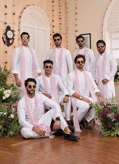 what to wear under white kurta for men